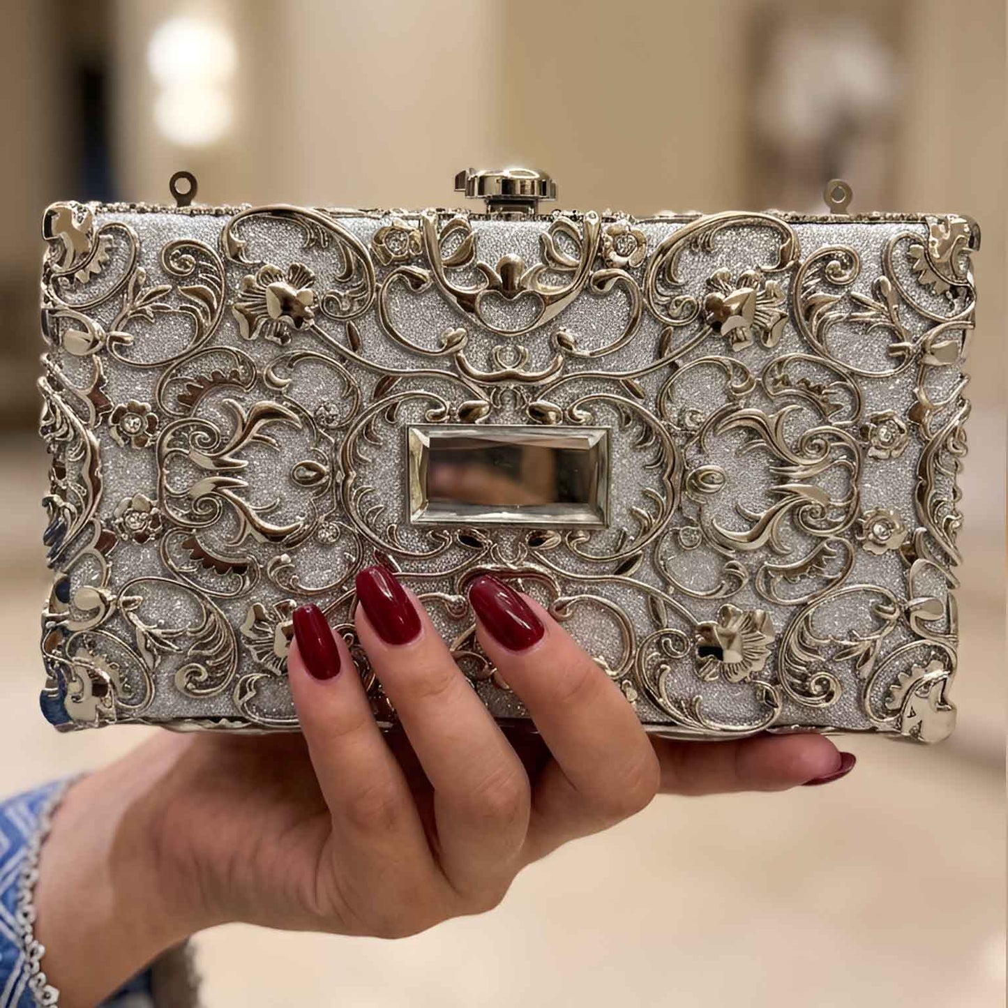 Zareen Clutch